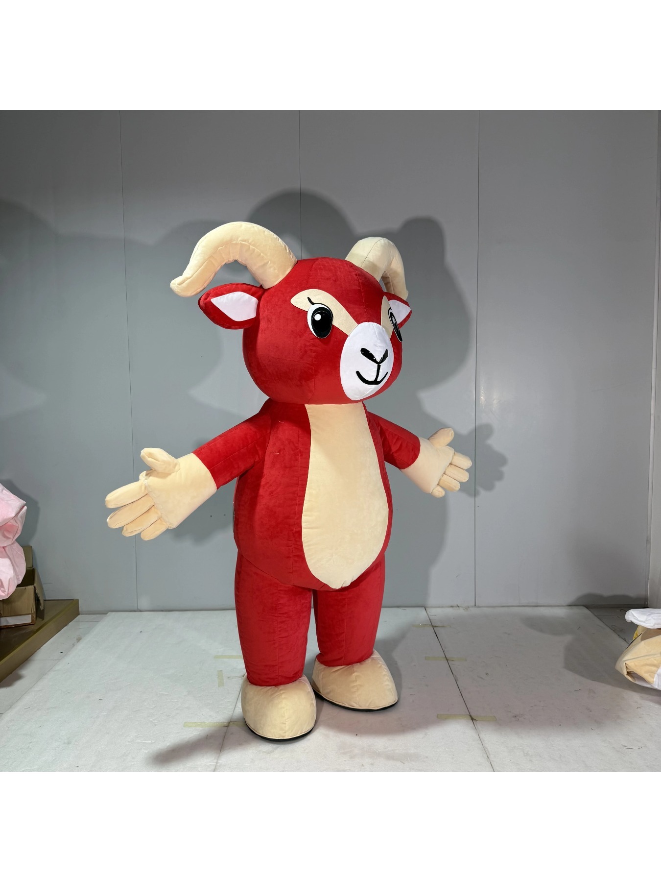 Kostum Maskot Kambing Merah ya - Suits ulasan dan harga